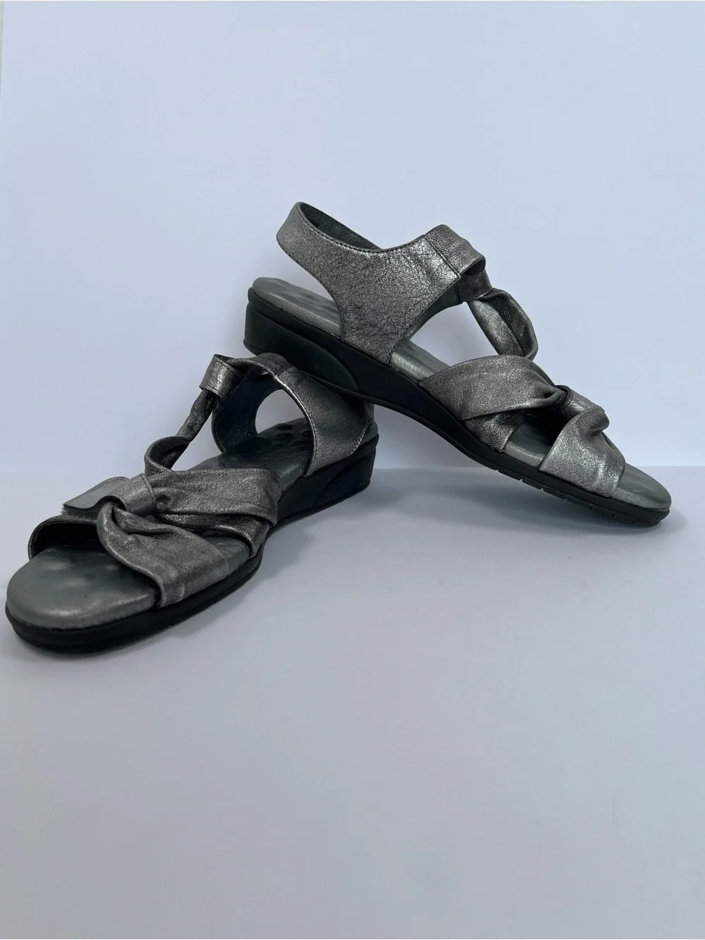 EUC! Elites by Walking Cradle Silver Sandals Size 10.5W